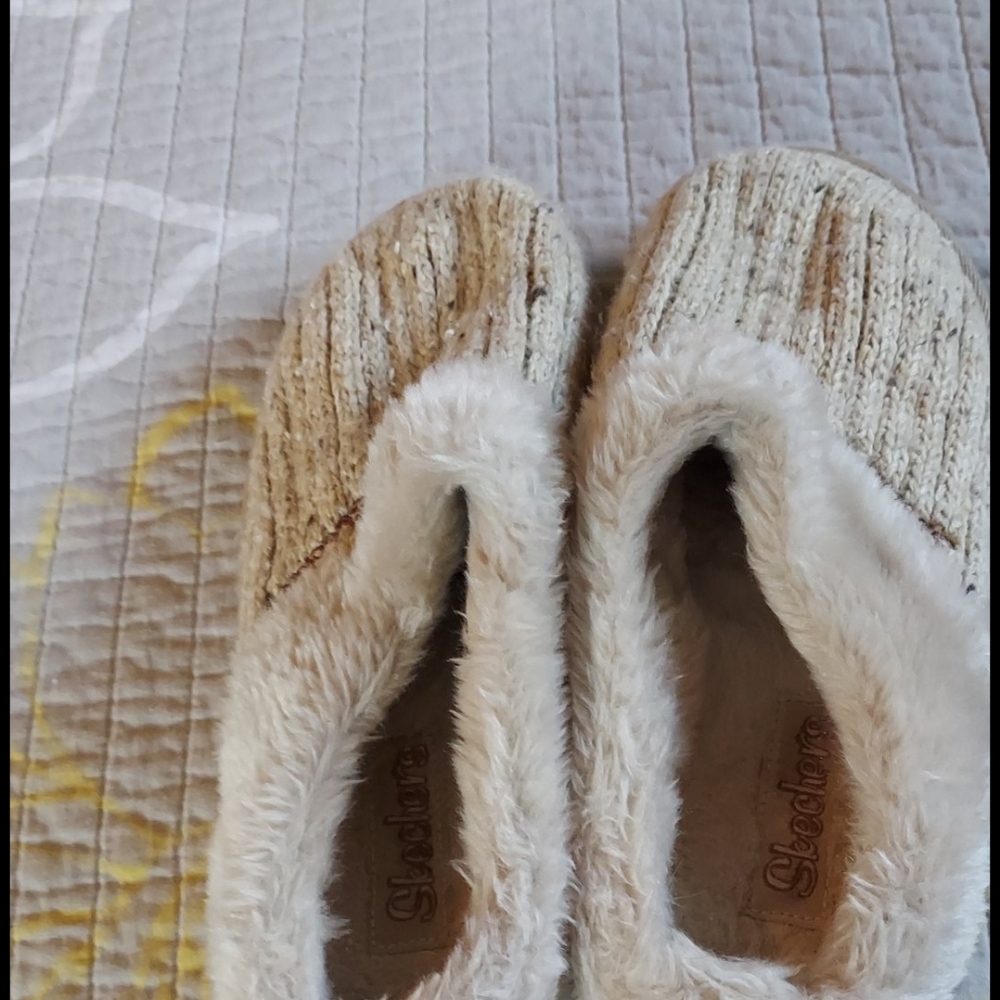 Skechers slippers